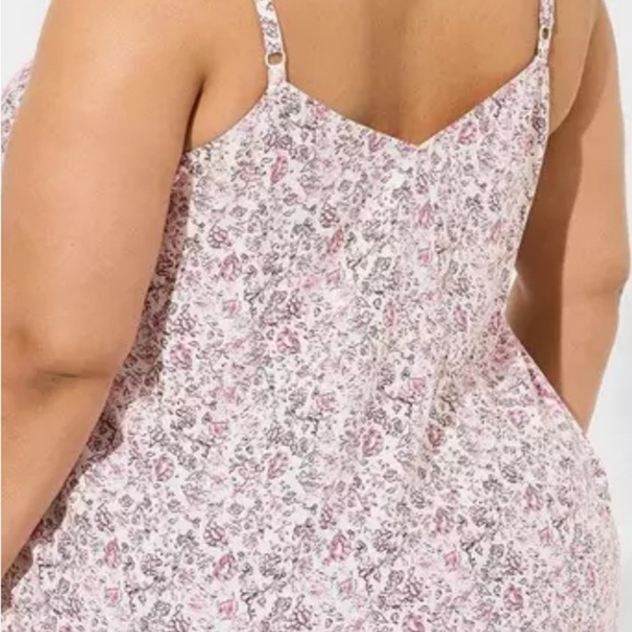 Floral Lace-Up Camisole in Pink and Gray - Picture 4 of 9
